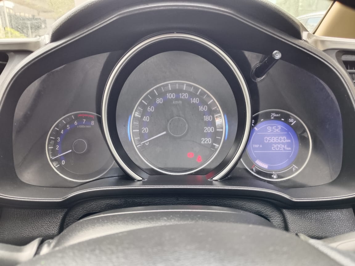 Honda Jazz(2015-2018) V Petrol